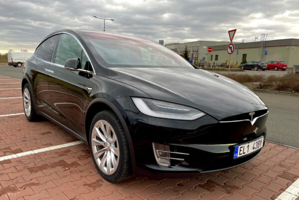 Skladovka v ČR - Tesla 2020 Model X PERFORMANCE – RAVEN - tažné